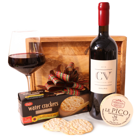 Ein Biss mit Rotwein