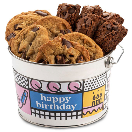 Eimer mit Geburtstagsleckereien